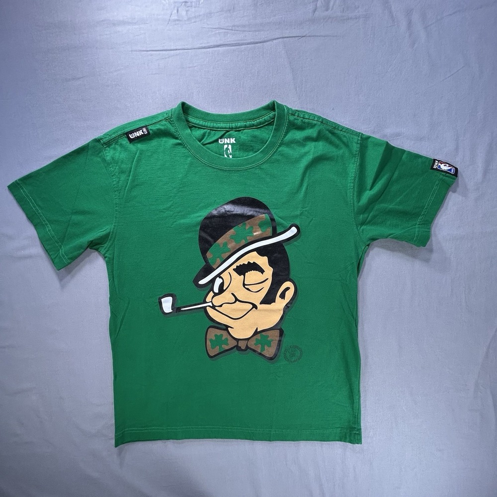 UNK Boston Celtics NBA Basketball Shirt Youth Large Has Flaw